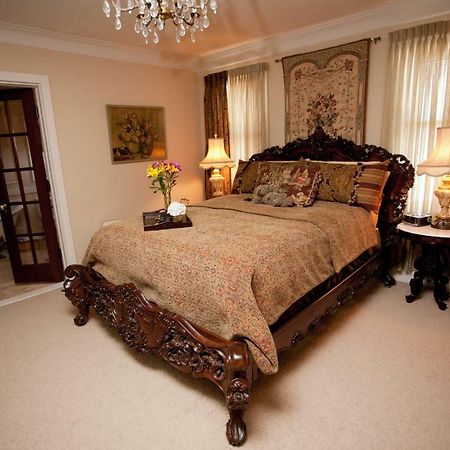 Westphal Mansion Inn Bed & Breakfast Hartford ภายนอก รูปภาพ