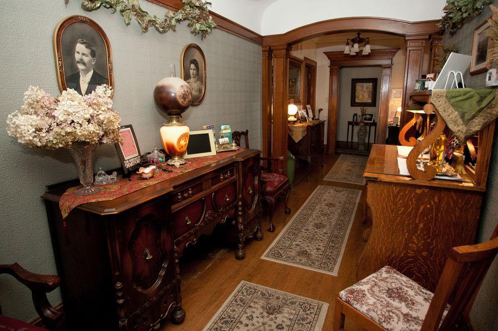 Westphal Mansion Inn Bed & Breakfast Hartford ภายนอก รูปภาพ