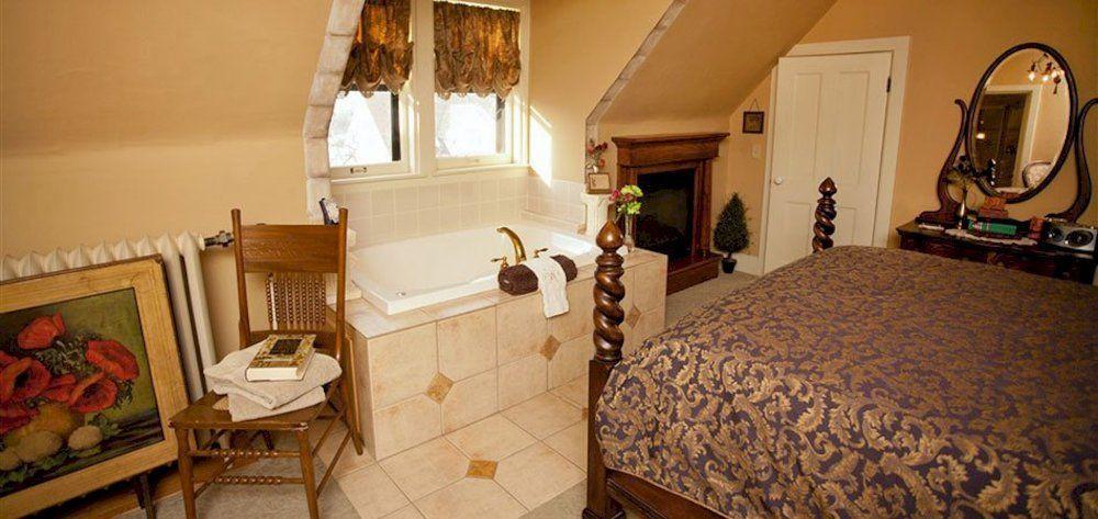 Westphal Mansion Inn Bed & Breakfast Hartford ภายนอก รูปภาพ