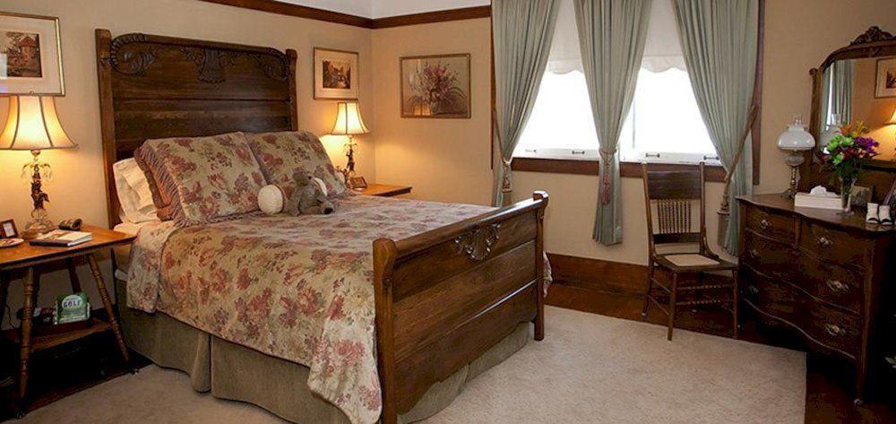 Westphal Mansion Inn Bed & Breakfast Hartford ภายนอก รูปภาพ