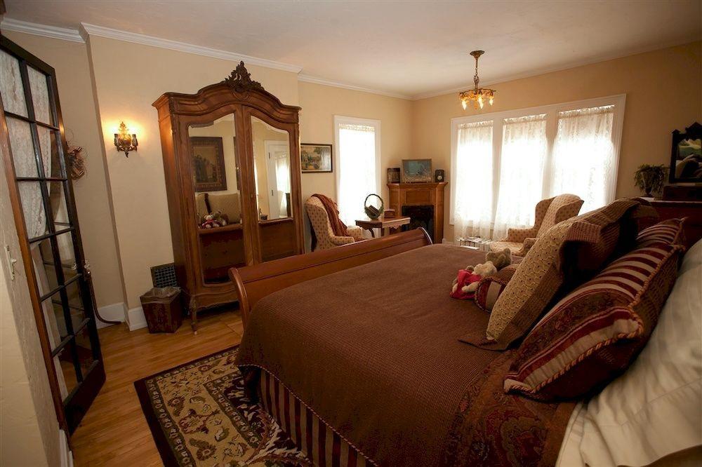 Westphal Mansion Inn Bed & Breakfast Hartford ภายนอก รูปภาพ