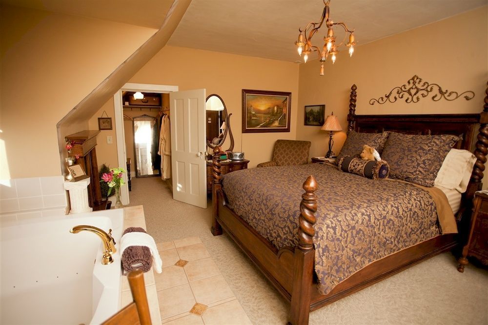 Westphal Mansion Inn Bed & Breakfast Hartford ภายนอก รูปภาพ