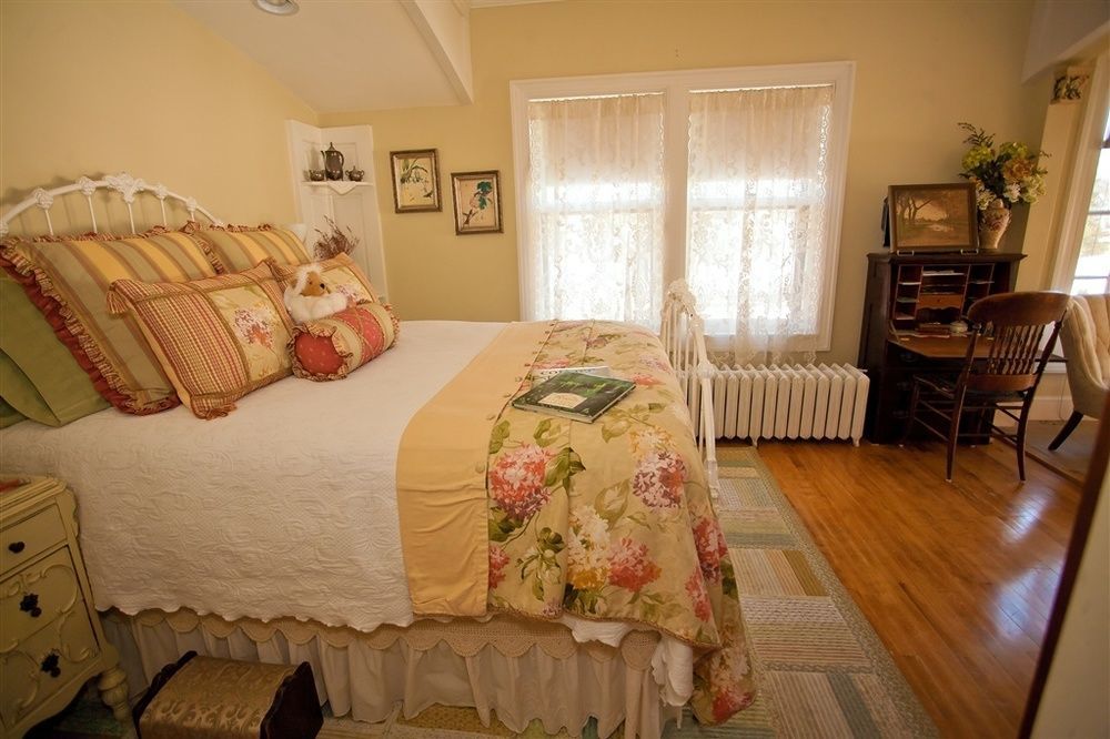 Westphal Mansion Inn Bed & Breakfast Hartford ภายนอก รูปภาพ