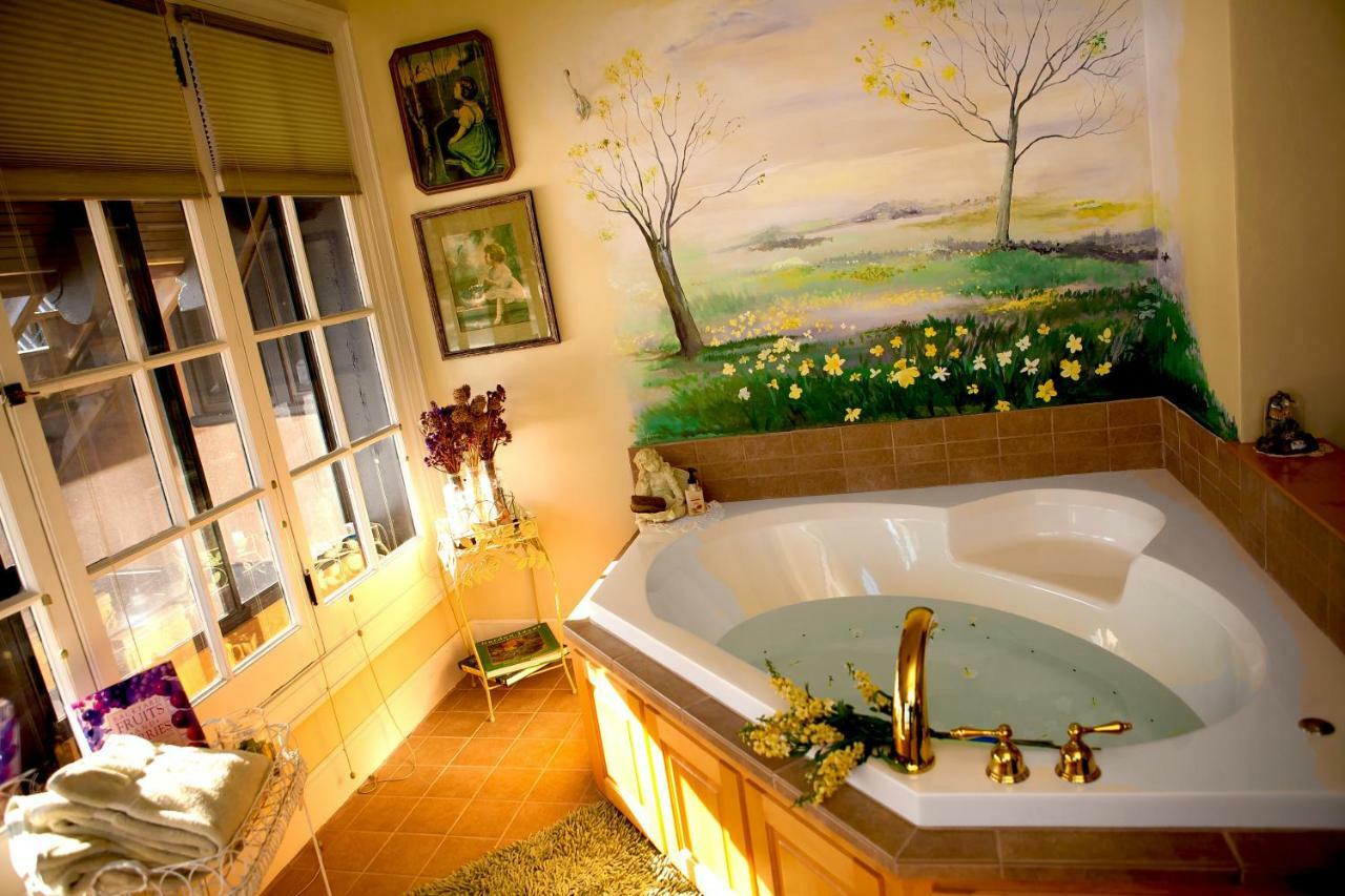 Westphal Mansion Inn Bed & Breakfast Hartford ภายนอก รูปภาพ
