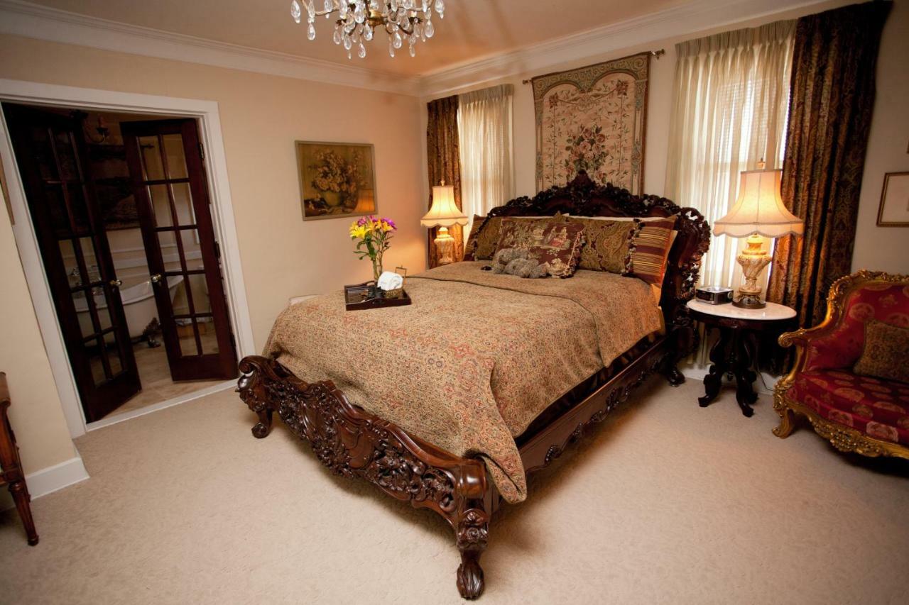 Westphal Mansion Inn Bed & Breakfast Hartford ภายนอก รูปภาพ