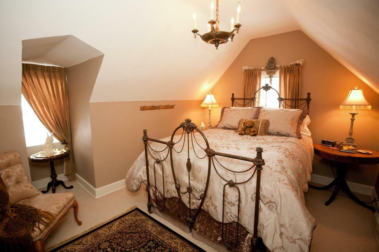 Westphal Mansion Inn Bed & Breakfast Hartford ภายนอก รูปภาพ